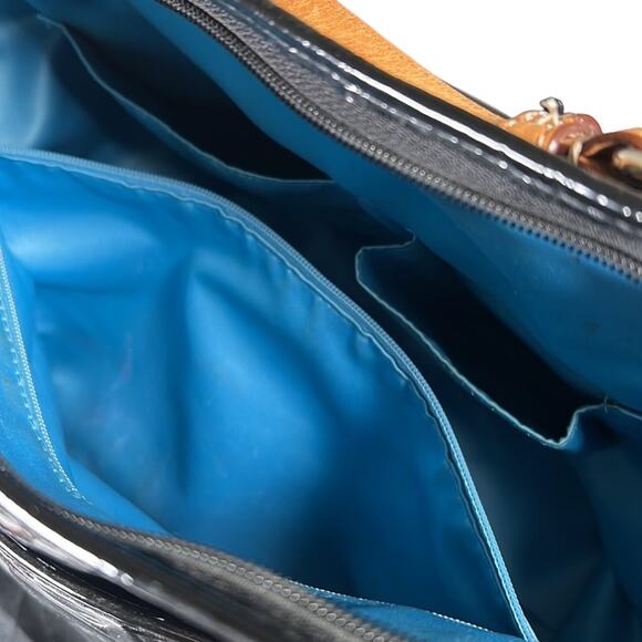 Coach Embossed C Patent Leather
Black Tote Bag Shoulder bag zip closure - Picture 5 of 9